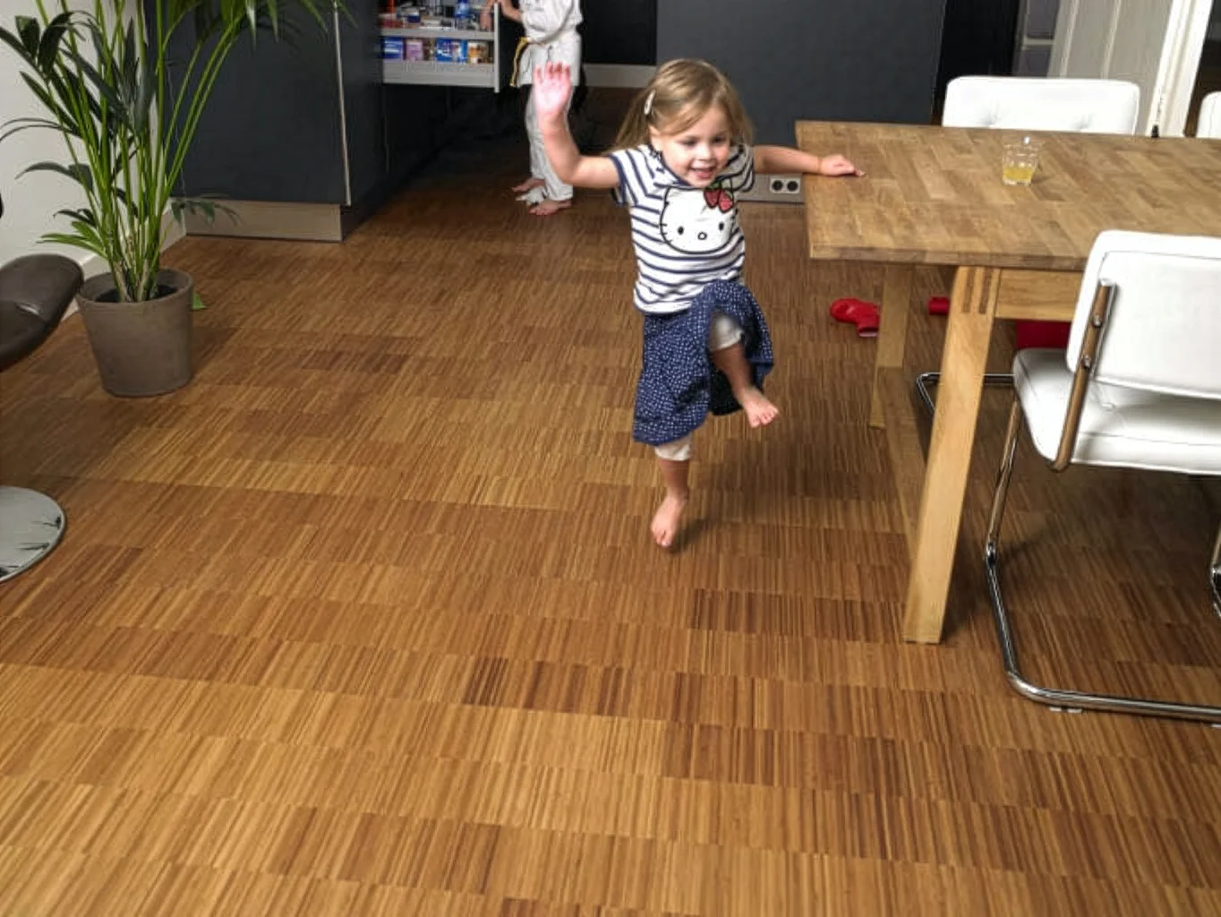Bambus vs. WPC, Vinyl & Holz — ein ehrlicher Materialvergleich